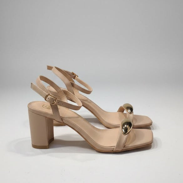 Sandale à talons hauts pour femme avec bride en métallique